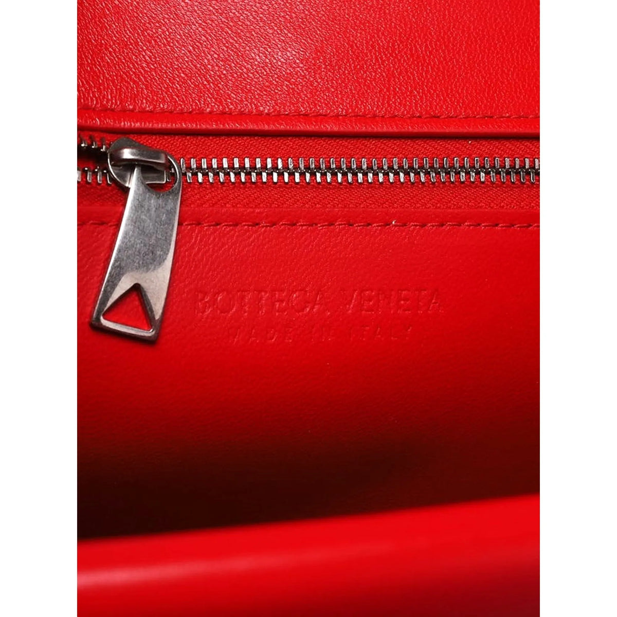 Bottega Veneta The Clip Womens Shoulder and Crossbody Bag Chili Red Calfskin Leather